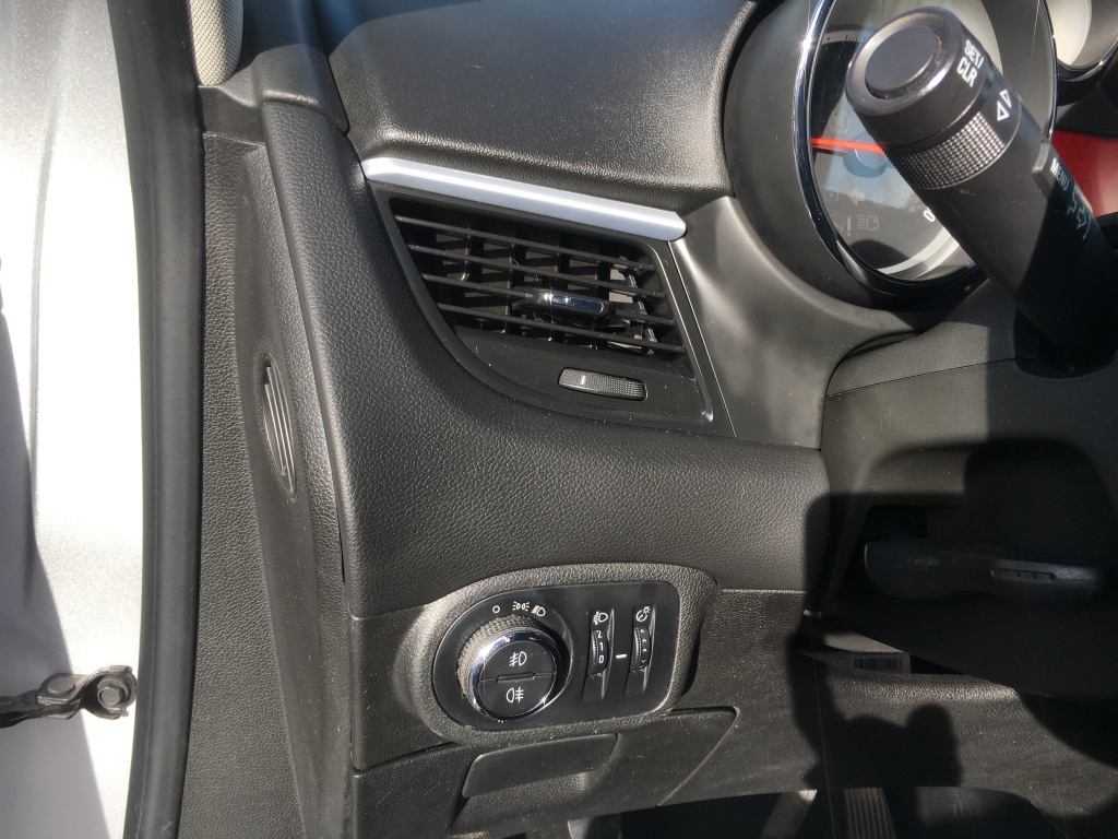 VEHICULO CON LEVES DAÑOS DE USO,ARRANCA Y ANDA,AIRBAGS OK,EQUIPO MULTI MEDIA CON ANVEGACION Y CAMARA TRASERA,CLIMA,VOLANTE MULTI FUNCION,TEMPOMAT,7 PLAZAS.