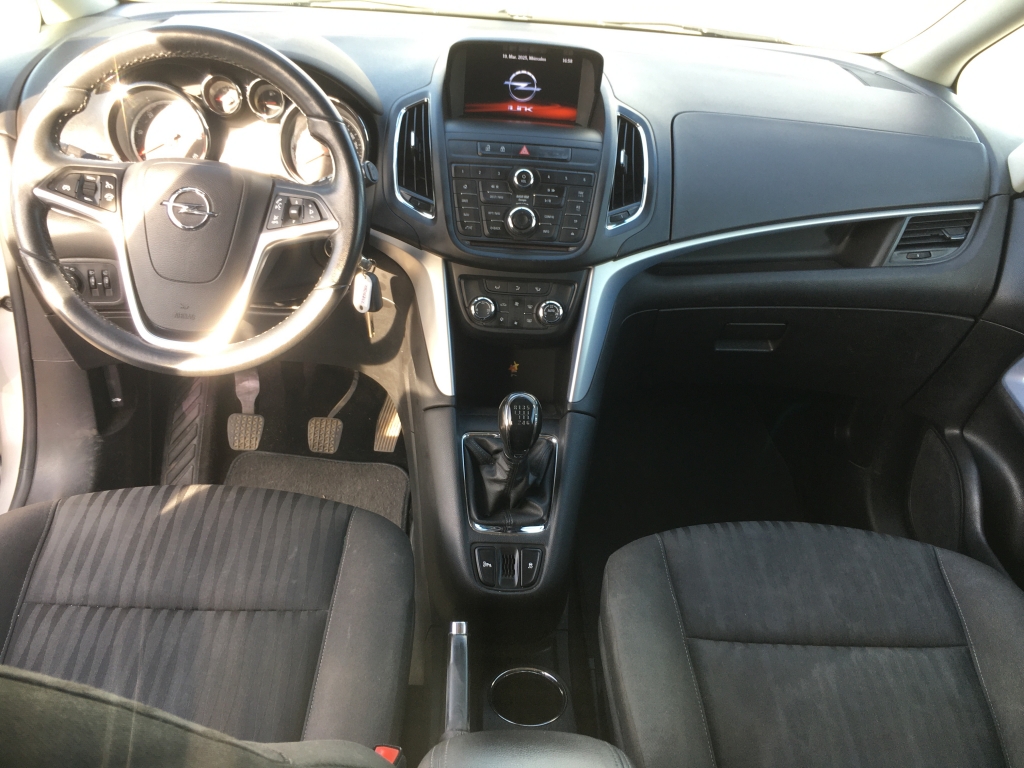 VEHICULO CON LEVES DAÑOS DE USO,ARRANCA Y ANDA,AIRBAGS OK,EQUIPO MULTI MEDIA CON ANVEGACION Y CAMARA TRASERA,CLIMA,VOLANTE MULTI FUNCION,TEMPOMAT,7 PLAZAS.