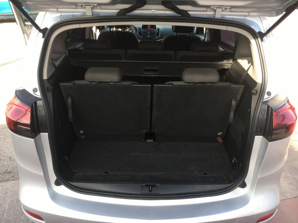 VEHICULO CON LEVES DAÑOS DE USO,ARRANCA Y ANDA,AIRBAGS OK,EQUIPO MULTI MEDIA CON ANVEGACION Y CAMARA TRASERA,CLIMA,VOLANTE MULTI FUNCION,TEMPOMAT,7 PLAZAS.