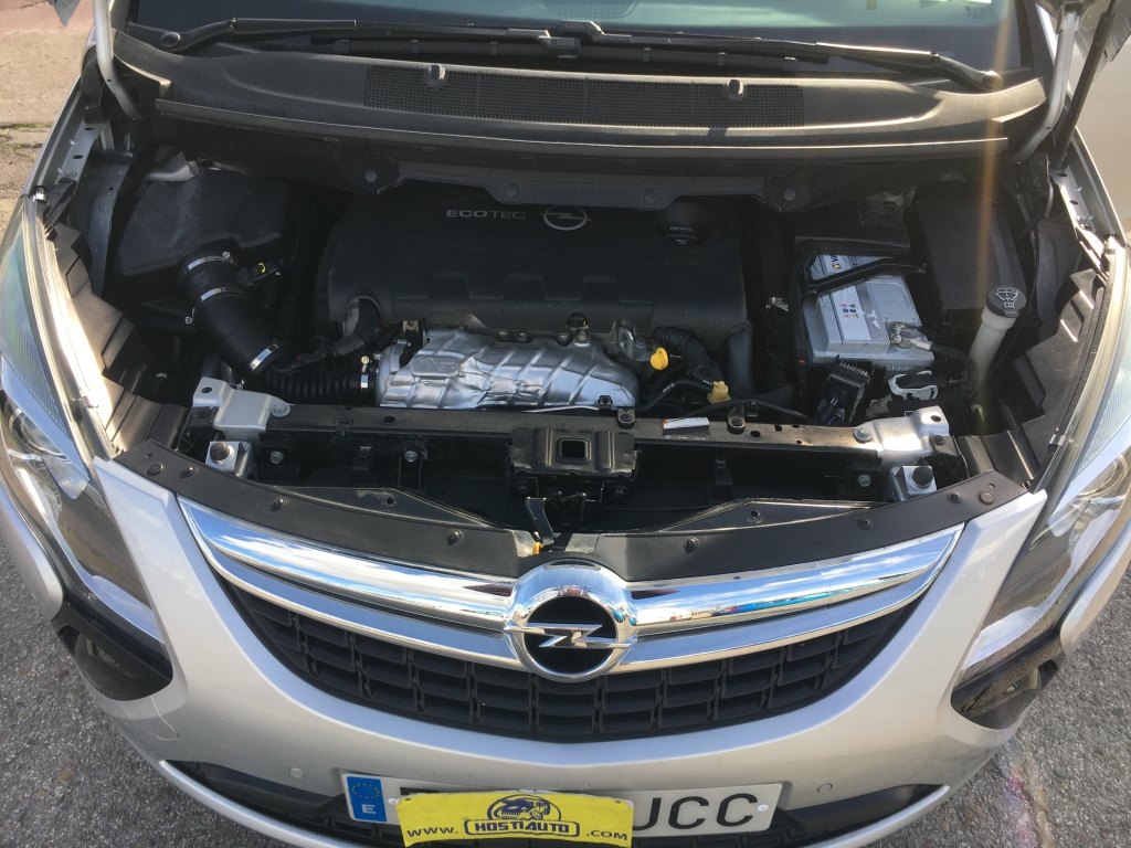 VEHICULO CON LEVES DAÑOS DE USO,ARRANCA Y ANDA,AIRBAGS OK,EQUIPO MULTI MEDIA CON ANVEGACION Y CAMARA TRASERA,CLIMA,VOLANTE MULTI FUNCION,TEMPOMAT,7 PLAZAS.