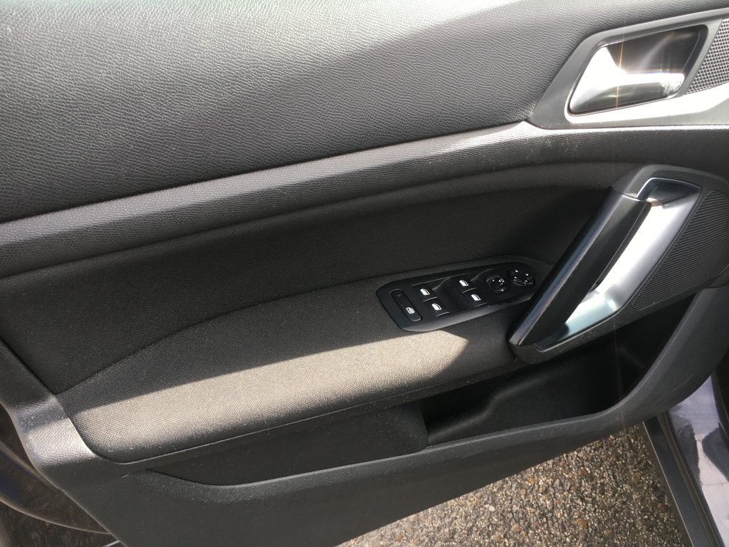 PEUGEOT 308 1.2 INY 130CV
