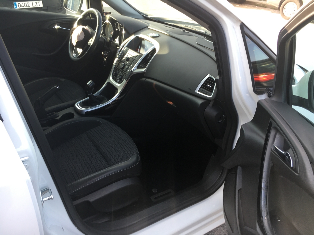 OPEL ASTRA 1.6 TDCI 110CV OPEL ASTRA 1.6 TDCI 110CV