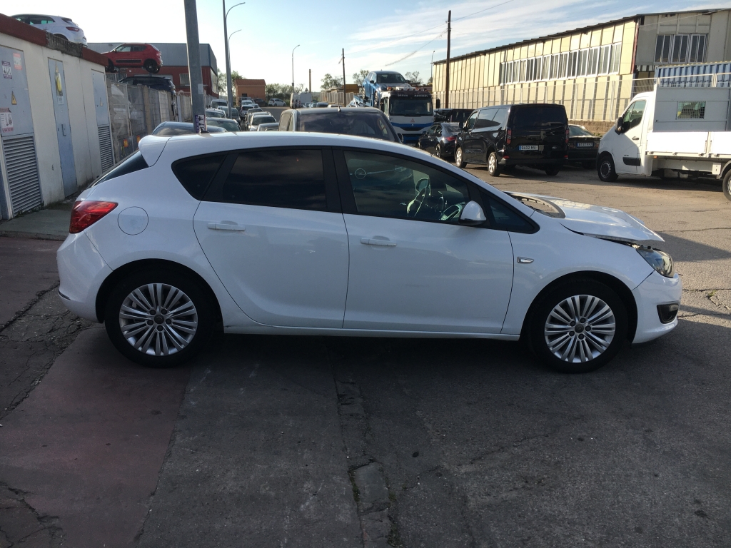 OPEL ASTRA 1.6 TDCI 110CV OPEL ASTRA 1.6 TDCI 110CV