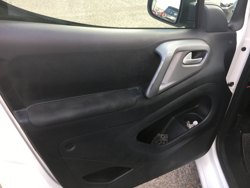 CITROEN BERLINGO 1.6 HDI 75CV CITROEN BERLINGO 1.6 HDI 75CV