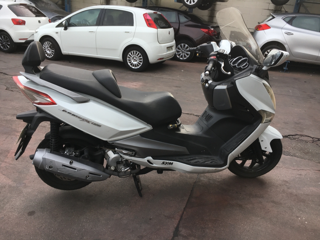 S.Y.M JOYMAX 125 GTS S.Y.M JOYMAX 125 GTS