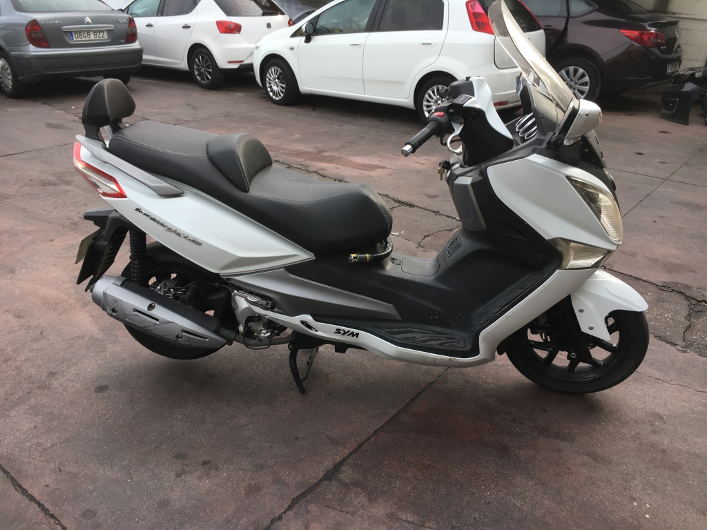 S.Y.M JOYMAX 125 GTS S.Y.M JOYMAX 125 GTS