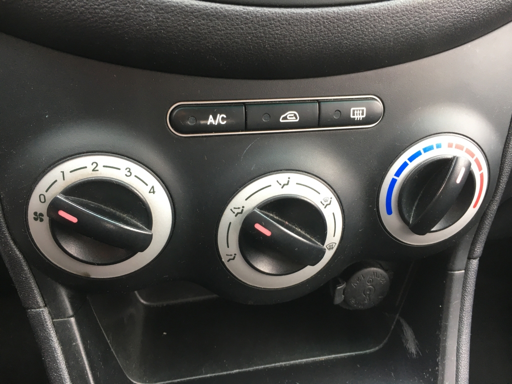 HYUNDAI I-10 1.2 INY 78CV