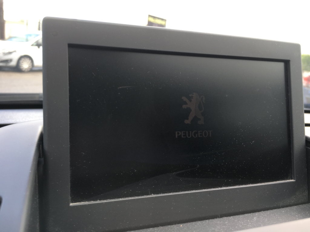 PEUGEOT 5008 1.6 HDI 110CV 7 AUT 7 PLAZAS PEUGEOT 5008 1.6 HDI 110CV 7 AUT 7 PLAZAS