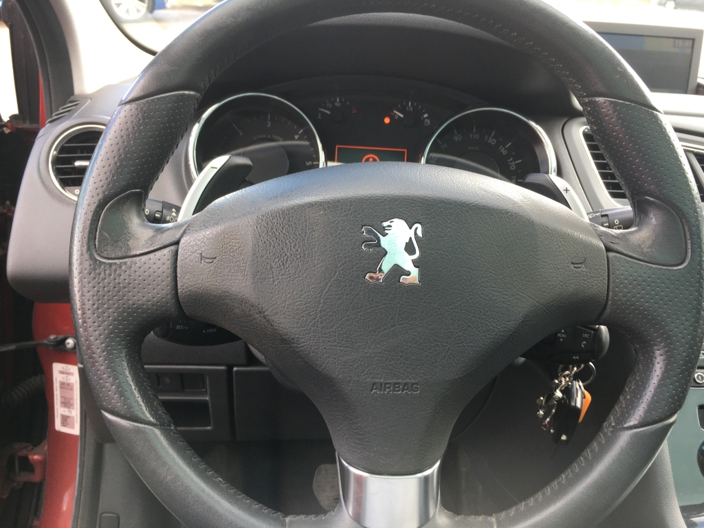 PEUGEOT 5008 1.6 HDI 110CV 7 AUT 7 PLAZAS PEUGEOT 5008 1.6 HDI 110CV 7 AUT 7 PLAZAS