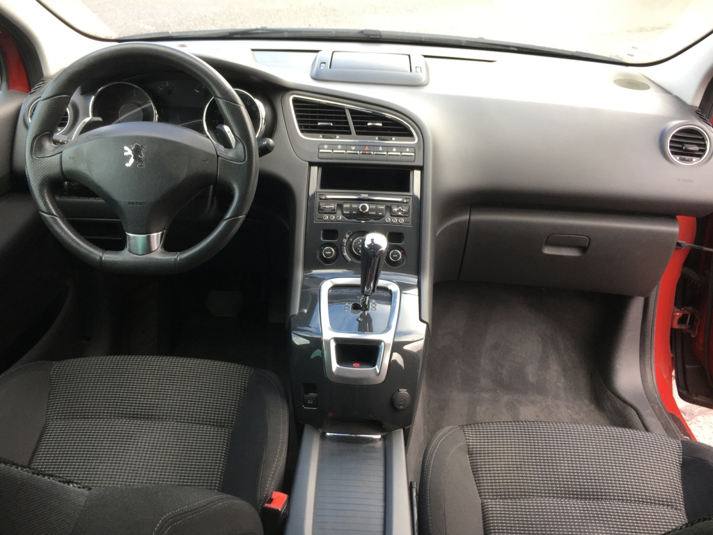 PEUGEOT 5008 1.6 HDI 110CV 7 AUT 7 PLAZAS PEUGEOT 5008 1.6 HDI 110CV 7 AUT 7 PLAZAS