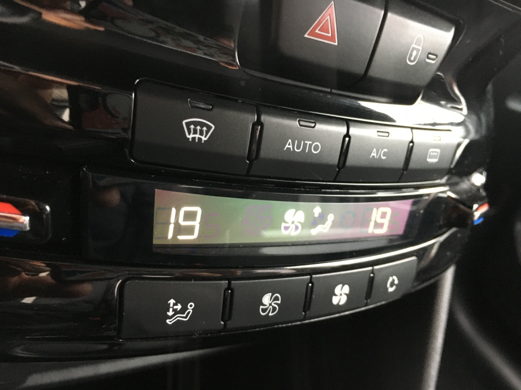 PEUGEOT 2008 1.2 INY 110CV AUT