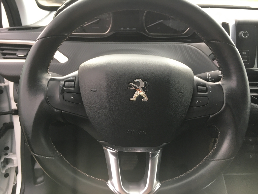 PEUGEOT 2008 1.2 INY 110CV AUT