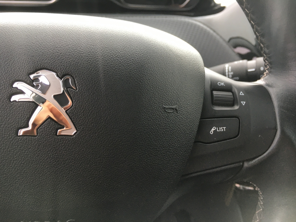 PEUGEOT 2008 1.2 INY 110CV AUT