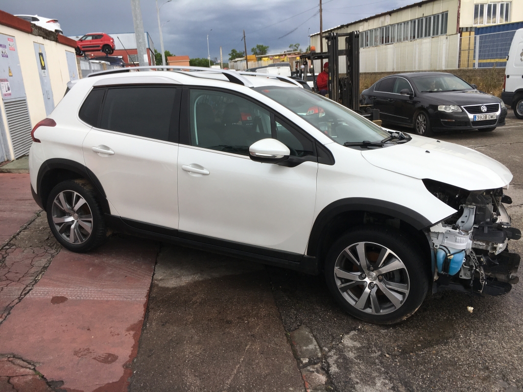 PEUGEOT 2008 1.2 INY 110CV AUT