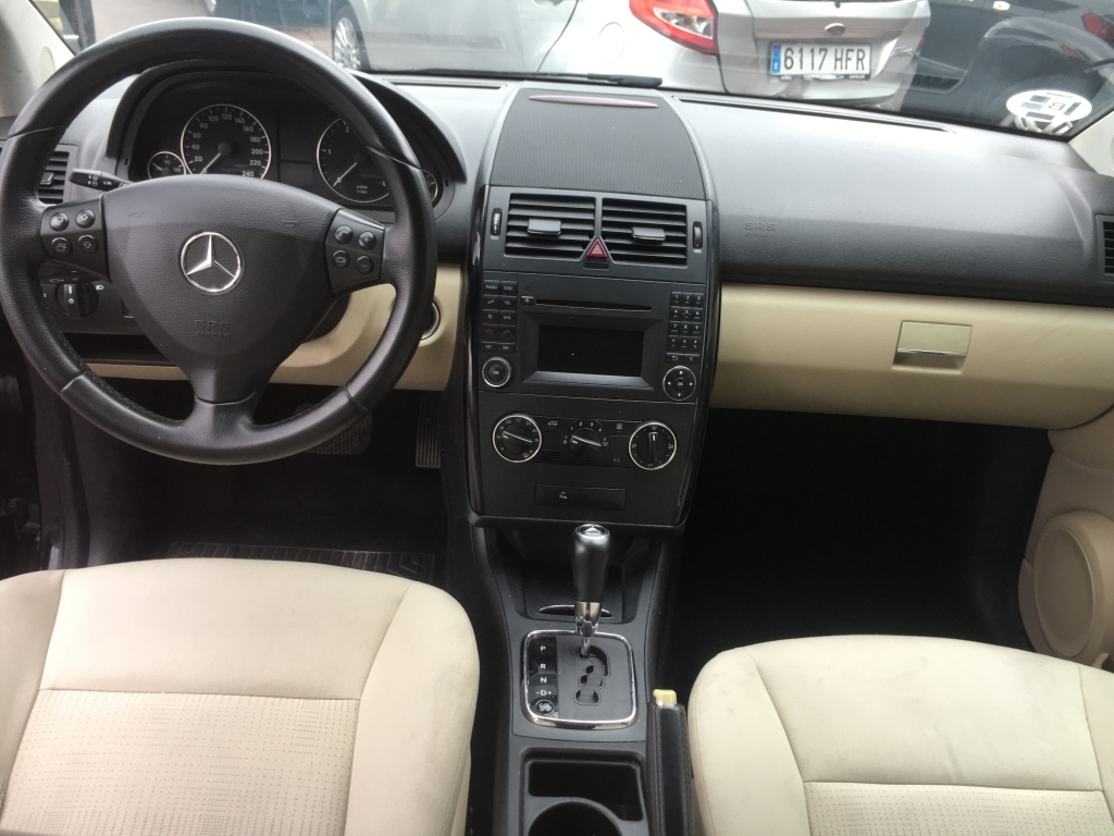 MERCEDES BENZ CLASE A-180 CDI 2.0 110CV AUT MERCEDES BENZ CLASE A-180 CDI 2.0 110CV AUT