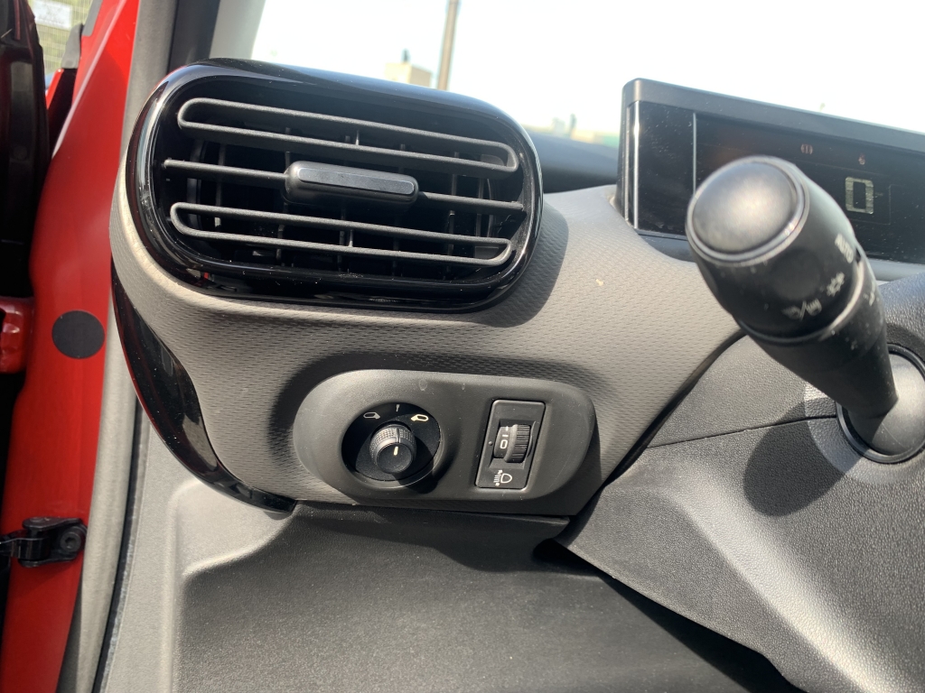 CITROEN C-4 CACTUS 1.2 INY 82CV