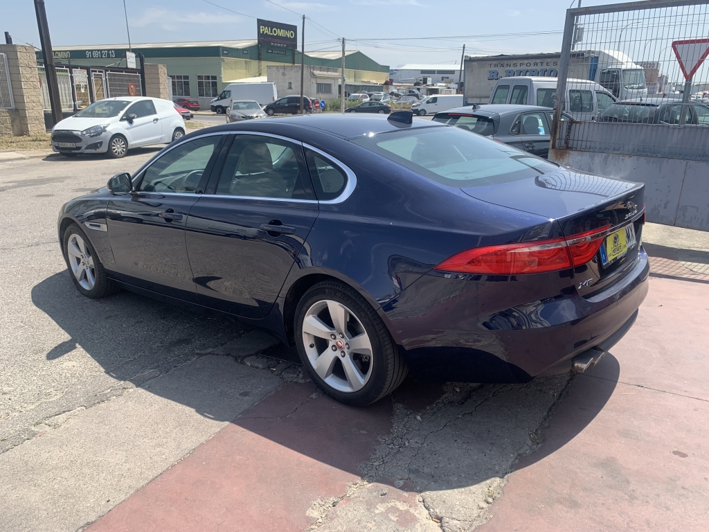 JAGUAR XF 2.0 D 180CV AUT