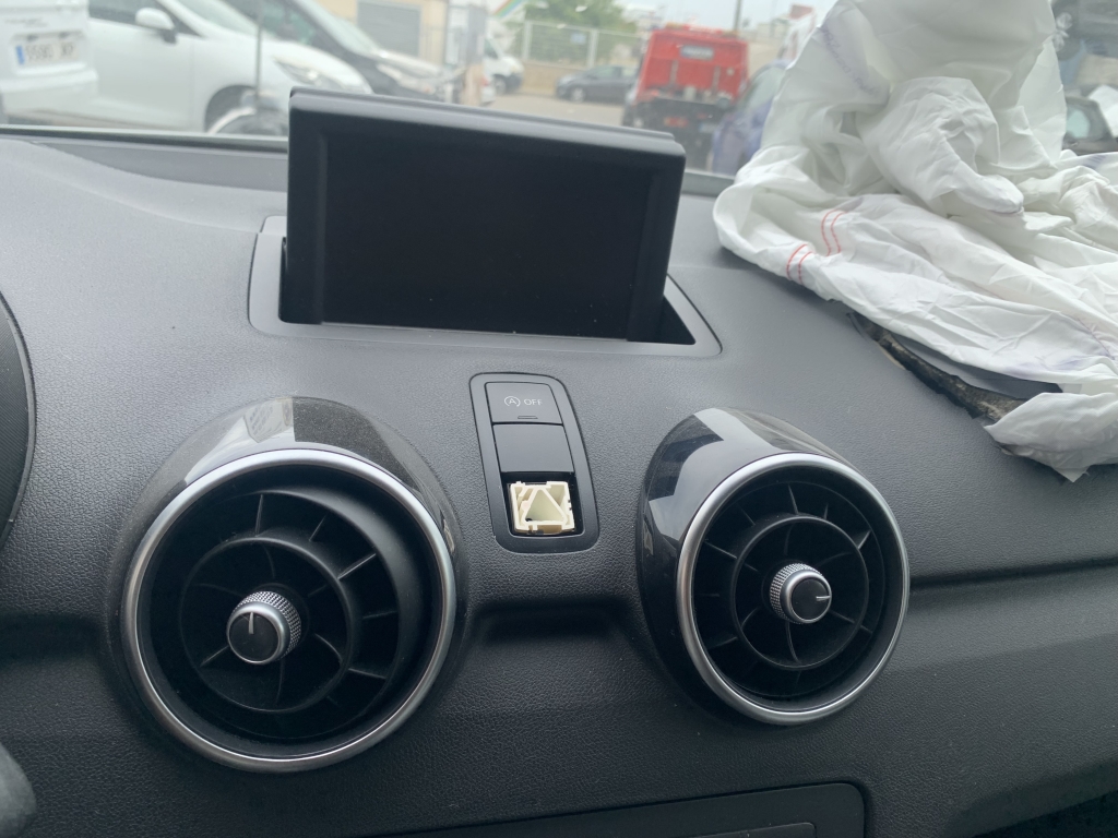 AUDI A1 1.6 TDI 105CV S-LINE