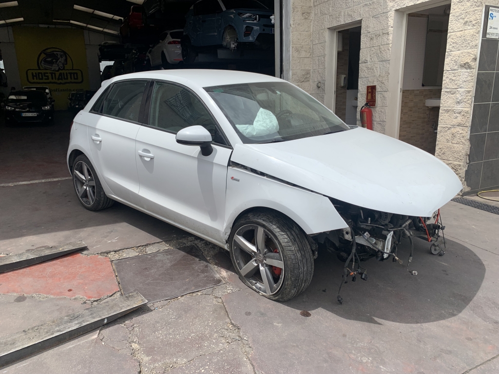 AUDI A1 1.6 TDI 105CV S-LINE