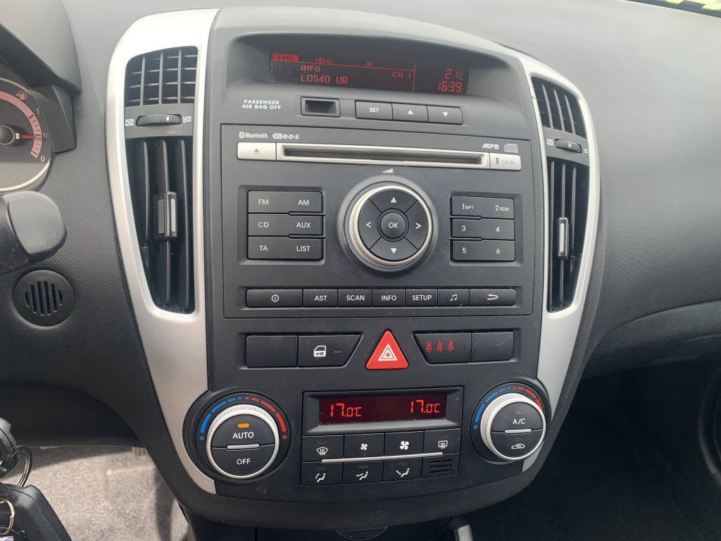 KIA CEED 1.6 CRDI 90CV KIA CEED 1.6 CRDI 90CV