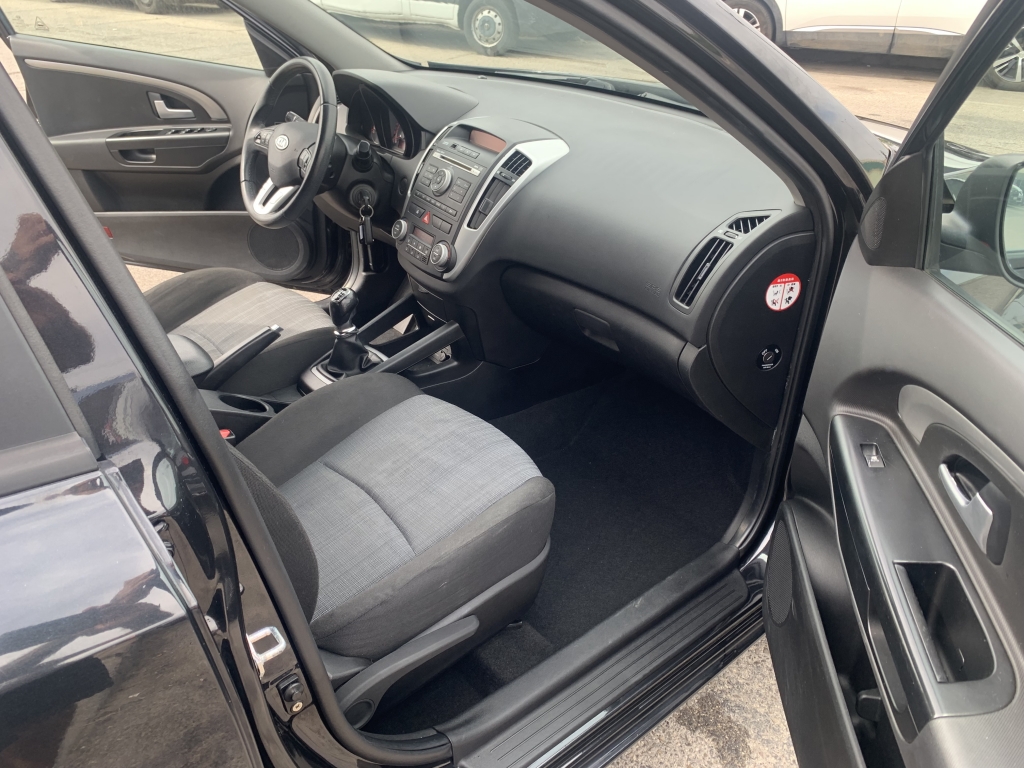 KIA CEED 1.6 CRDI 90CV KIA CEED 1.6 CRDI 90CV