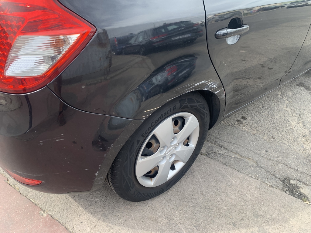 KIA CEED 1.6 CRDI 90CV KIA CEED 1.6 CRDI 90CV