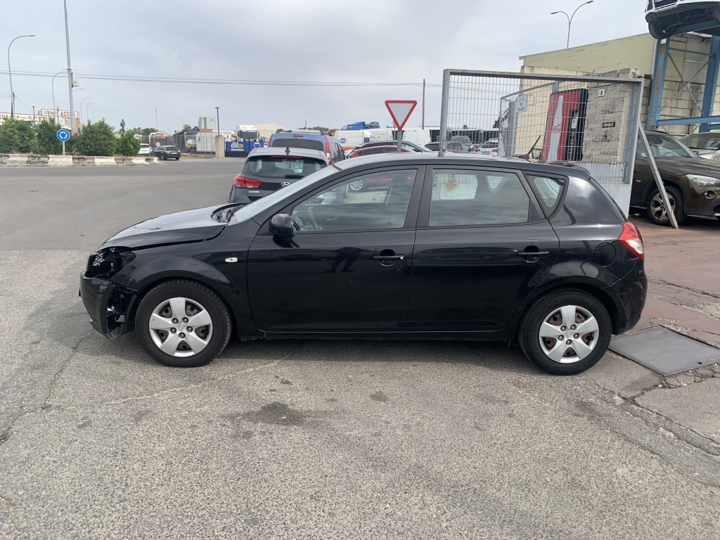 KIA CEED 1.6 CRDI 90CV KIA CEED 1.6 CRDI 90CV