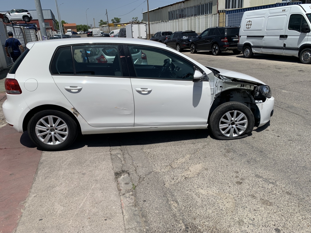 VOLKSWAGEN GOLF VI 1.6 TDI 105CV