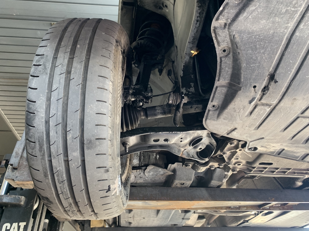 VOLKSWAGEN GOLF VI 1.6 TDI 105CV