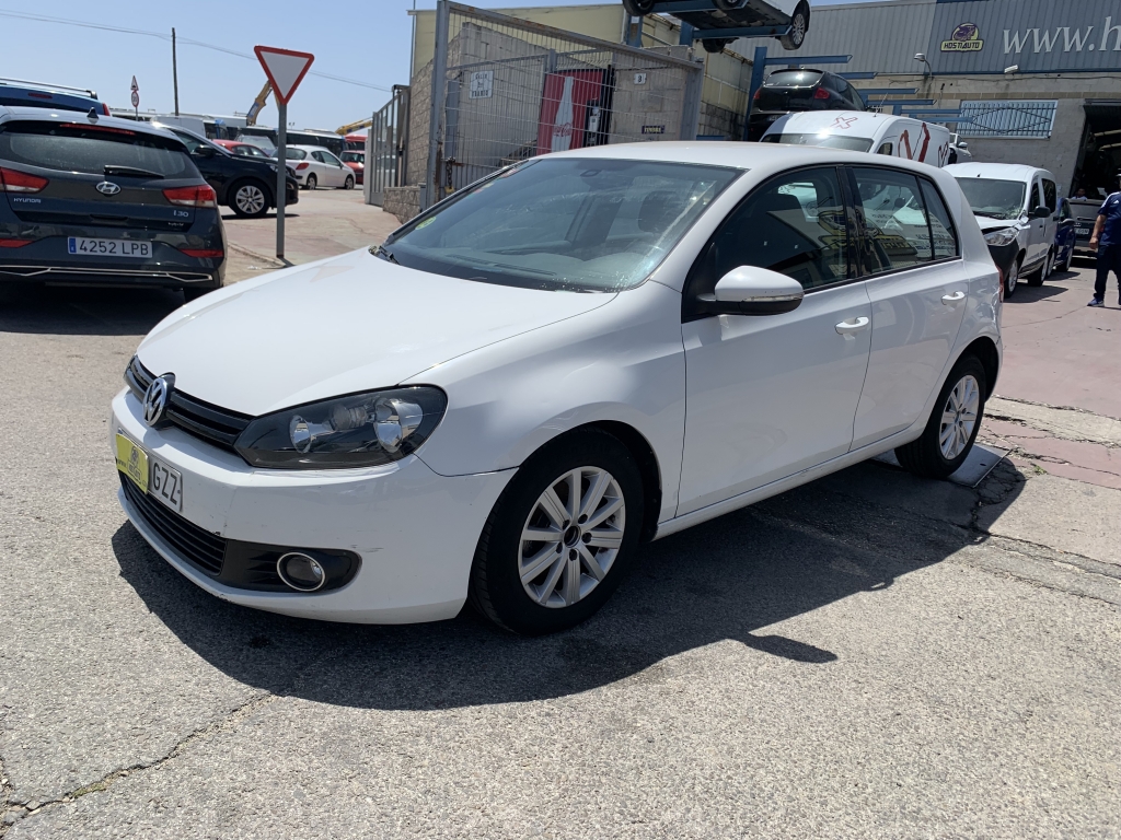 VOLKSWAGEN GOLF VI 1.6 TDI 105CV VOLKSWAGEN GOLF VI 1.6 TDI 105CV