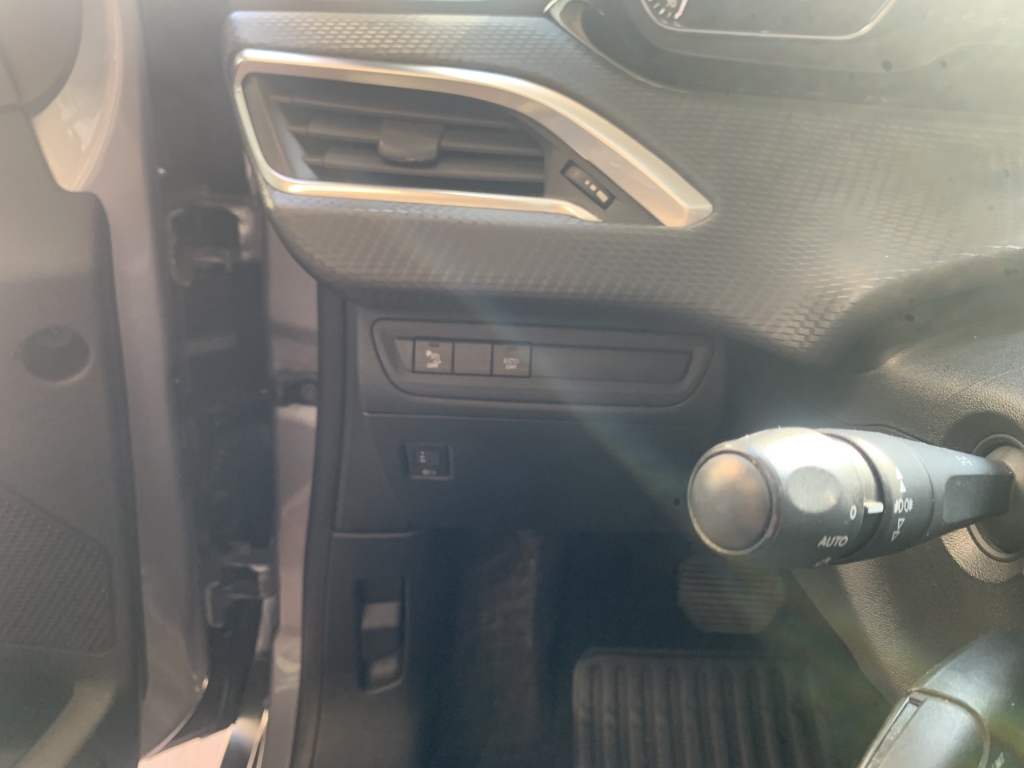 PEUGEOT 2008 1.2 INY 110CV AUTOMATICO