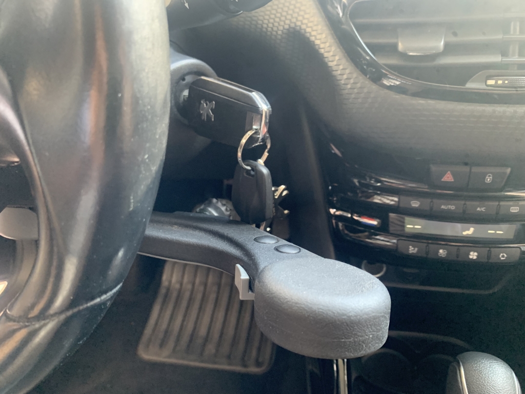 PEUGEOT 2008 1.2 INY 110CV AUTOMATICO