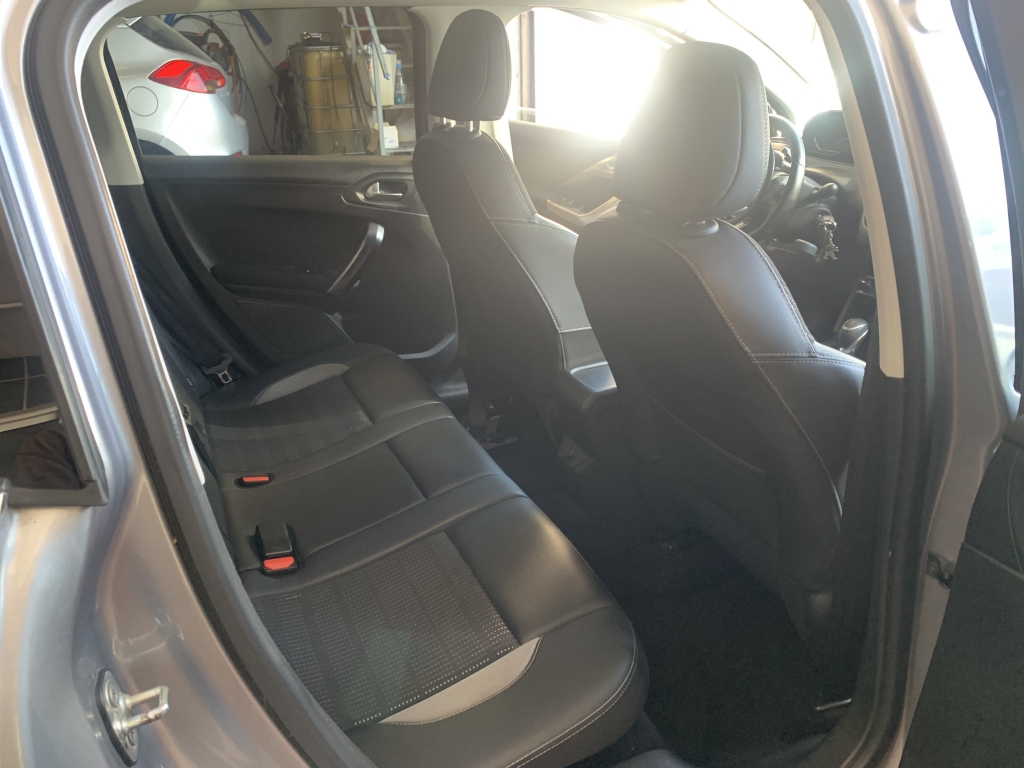 PEUGEOT 2008 1.2 INY 110CV AUTOMATICO PEUGEOT 2008 1.2 INY 110CV AUTOMATICO