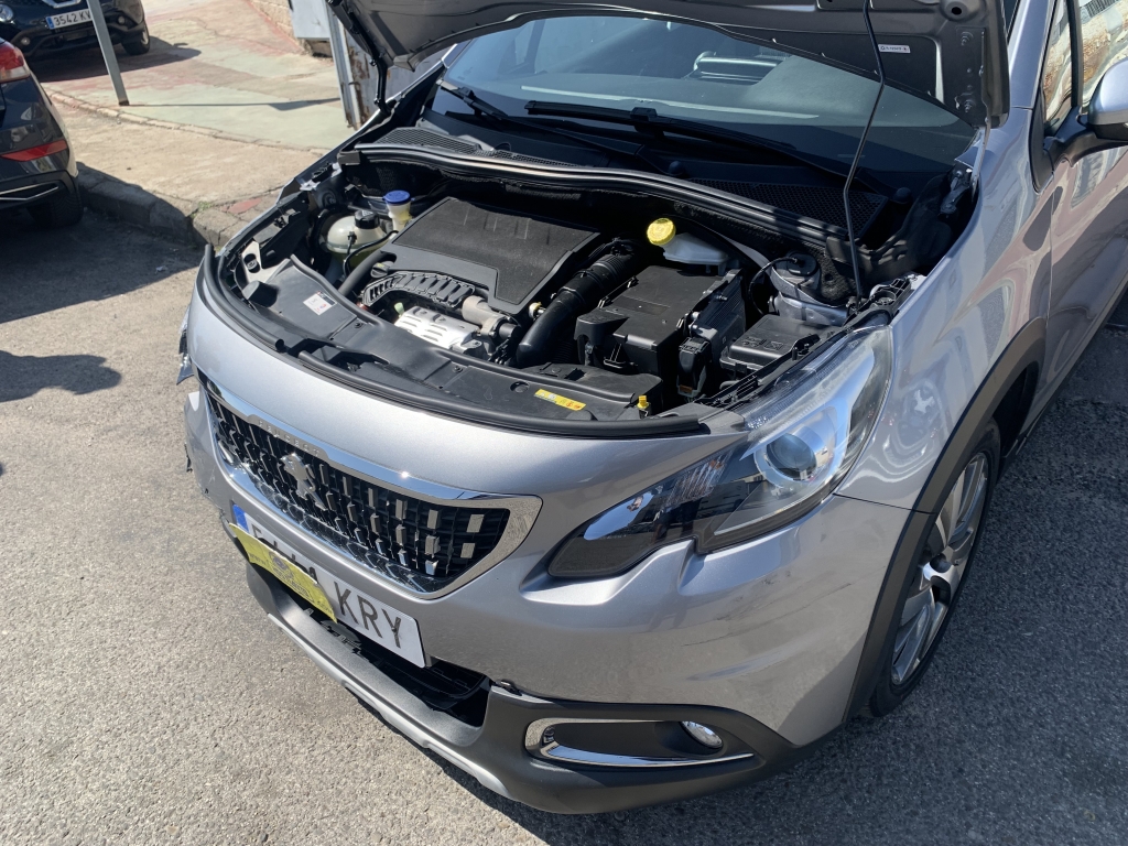 PEUGEOT 2008 1.2 INY 110CV AUTOMATICO PEUGEOT 2008 1.2 INY 110CV AUTOMATICO