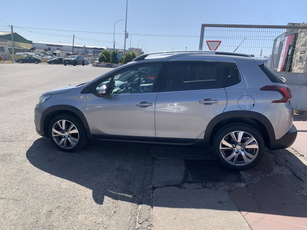 PEUGEOT 2008 1.2 INY 110CV AUTOMATICO PEUGEOT 2008 1.2 INY 110CV AUTOMATICO