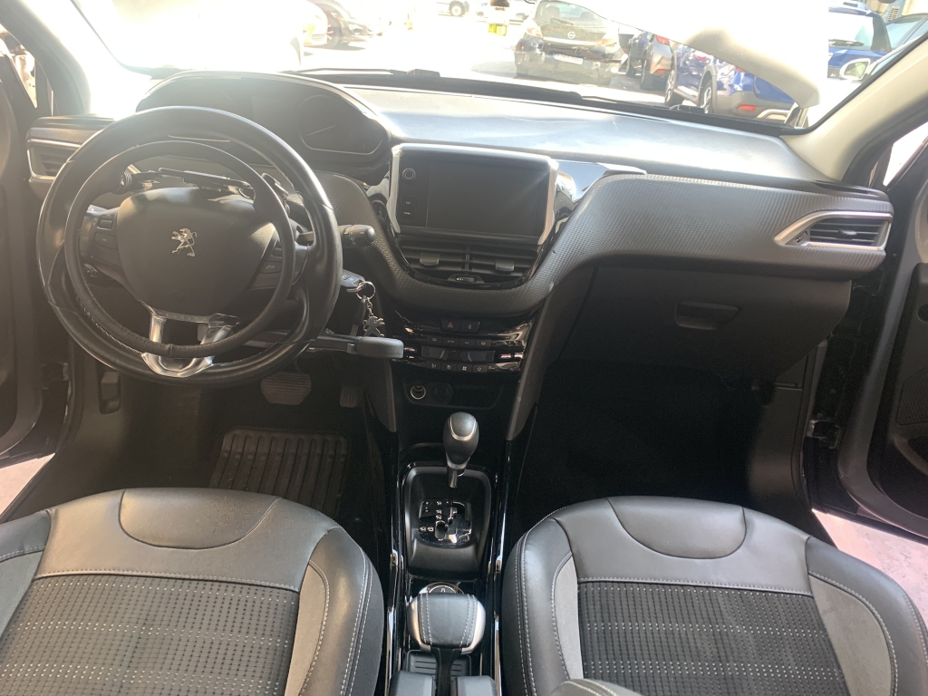 PEUGEOT 2008 1.2 INY 110CV AUTOMATICO PEUGEOT 2008 1.2 INY 110CV AUTOMATICO