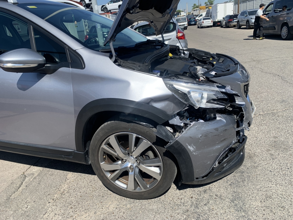 PEUGEOT 2008 1.2 INY 110CV AUTOMATICO PEUGEOT 2008 1.2 INY 110CV AUTOMATICO