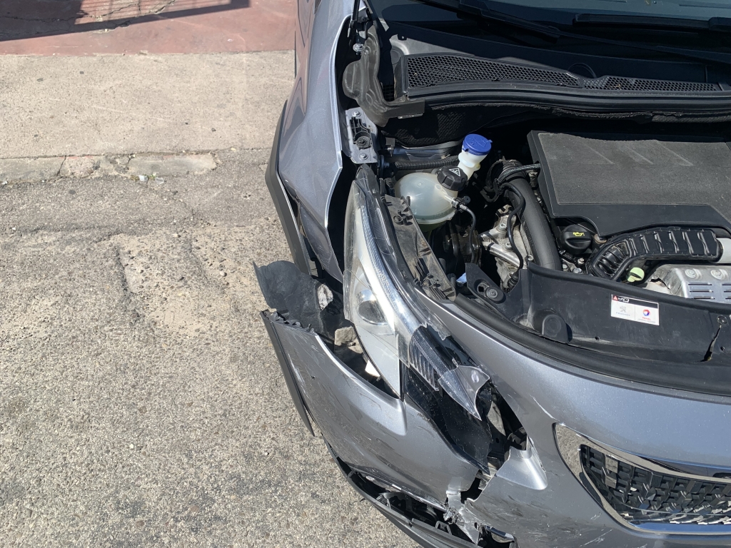 PEUGEOT 2008 1.2 INY 110CV AUTOMATICO PEUGEOT 2008 1.2 INY 110CV AUTOMATICO