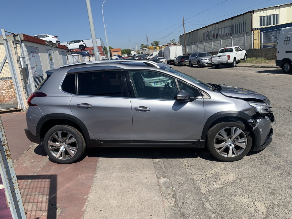 PEUGEOT 2008 1.2 INY 110CV AUTOMATICO PEUGEOT 2008 1.2 INY 110CV AUTOMATICO