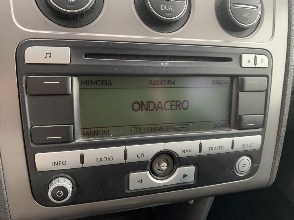 VOLKSWAGEN TOURAN 1.4 TSI 140CV