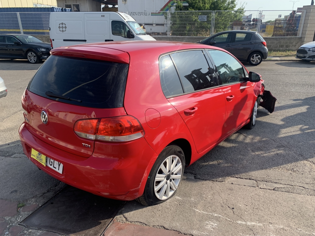 VOLKSWAGEN GOLF 2.0 TDI 110CV