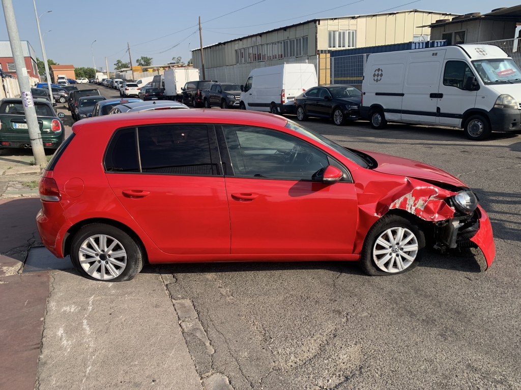 VOLKSWAGEN GOLF 2.0 TDI 110CV