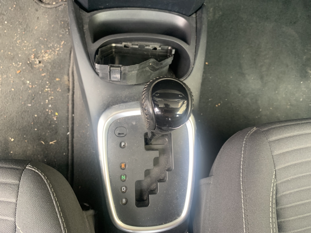 TOYOTA YARIS HIBRIDO 1.5 INY 75CV