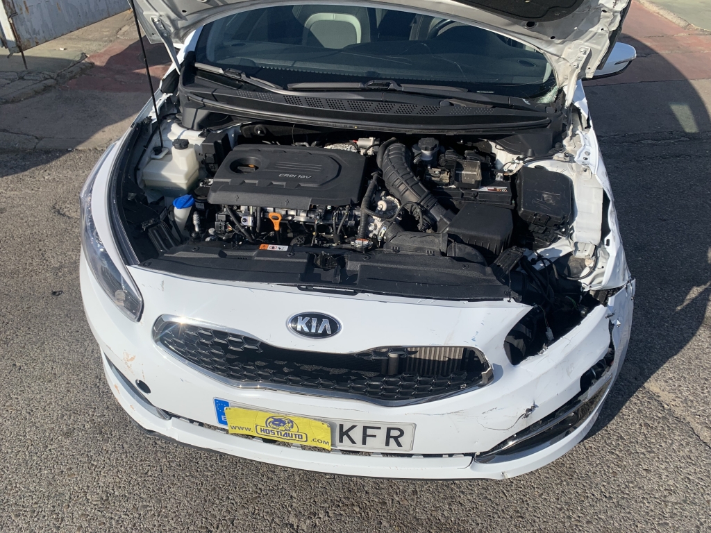 VEHICULO CON GOLPE DELANTERO IZQUIERDO AFECTANDO A MECANICA DE RUEDA LADO GOLPE Y GOLPE TRASERO LADO GOLPE,ARRANCA Y ANDA,AIRBGAS OK,EQUIPO MULTI MEDIA CON NAVEGACION Y CAMARA TRASERA,ENTRADA USB,VOLANTE MULTI FUNCION,TEMPOMAT,CLIMA.