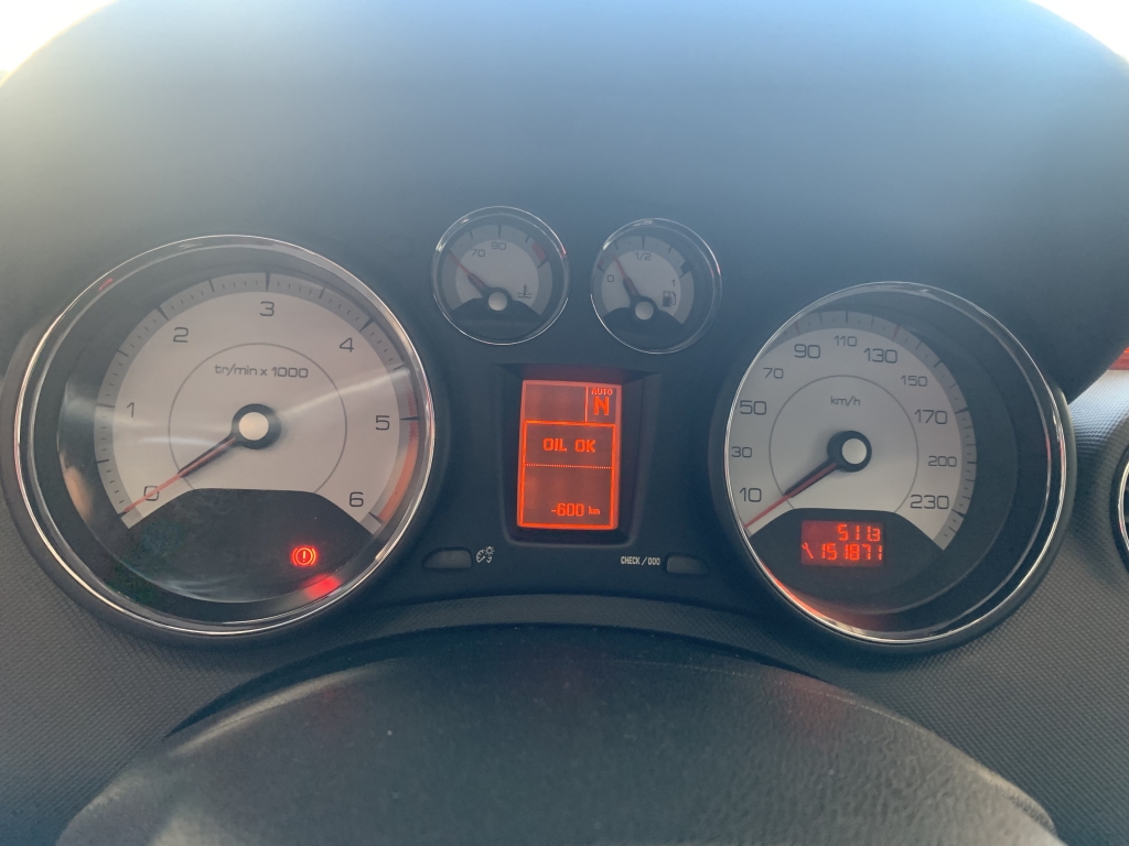PEUGEOT 308 1.6 HDI 110CV AUT