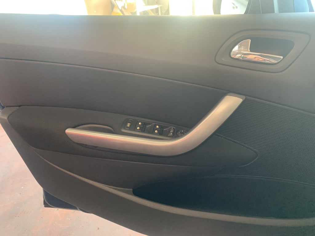 PEUGEOT 308 1.6 HDI 110CV AUT
