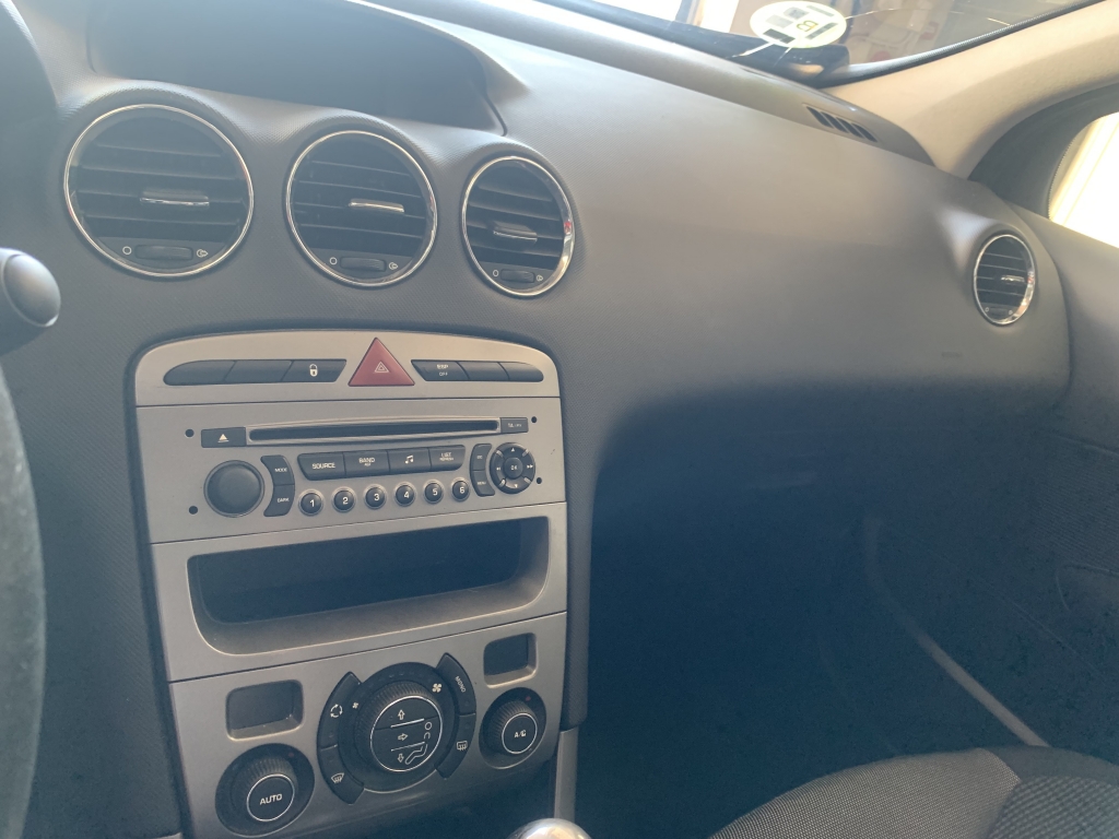 PEUGEOT 308 1.6 HDI 110CV AUT