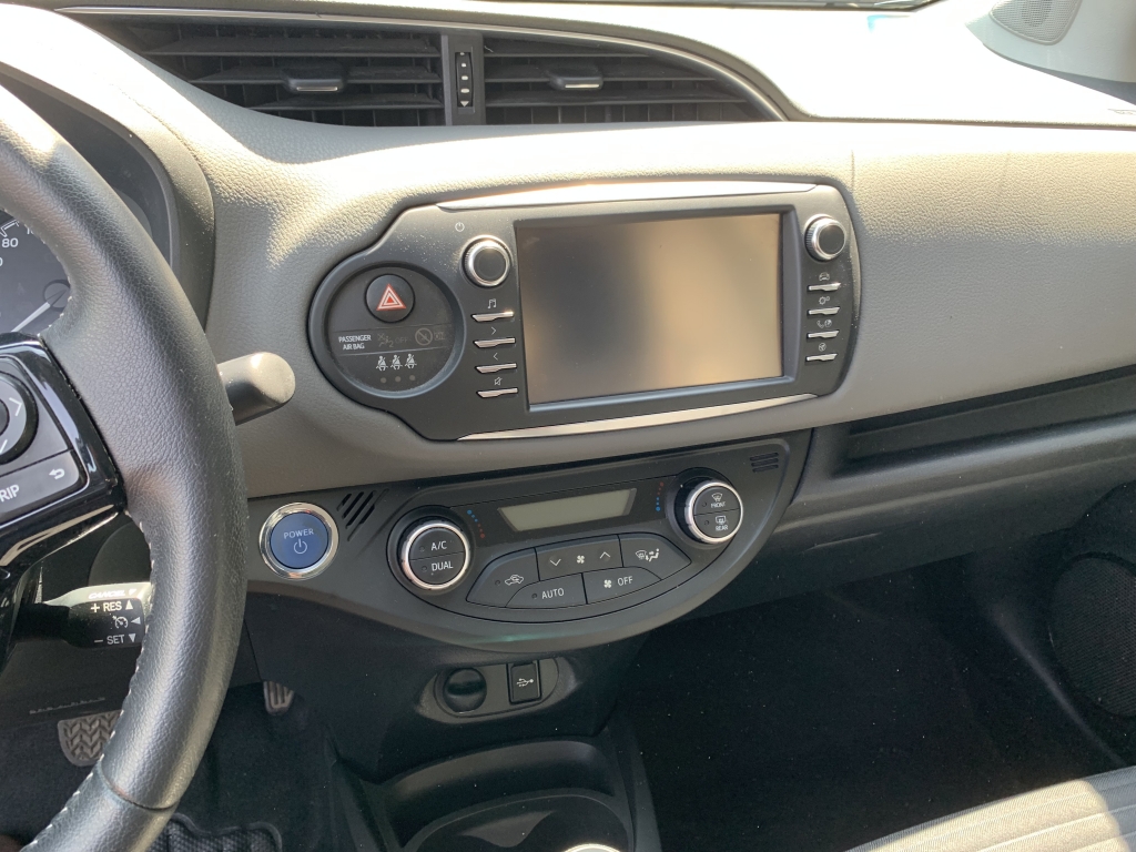 TOYOTA YARIS 1.5 HIBRIDO 75 CV