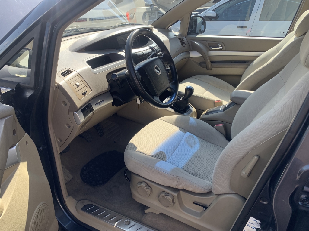 SSANGYONG RODIUS 2.7 D 165 CV 7 PLAZAS