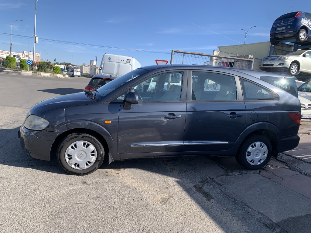 SSANGYONG RODIUS 2.7 D 165 CV 7 PLAZAS